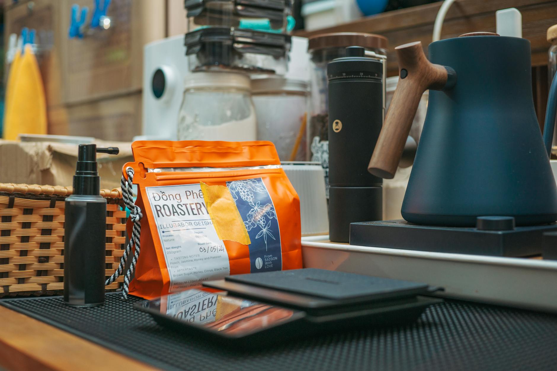 Kawa w domu jak z kawiarni: kompletny przewodnik po metodach parzenia dla początkujących baristów Domowy zestaw do parzenia kawy z ziarnami Dong Phè Roastery